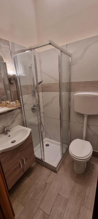 Keira House Napoli Hotel Luaran gambar
