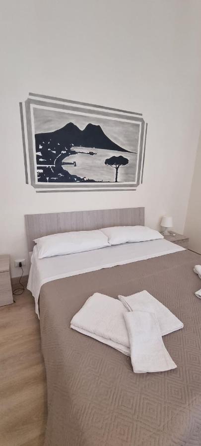 Keira House Napoli Hotel Luaran gambar
