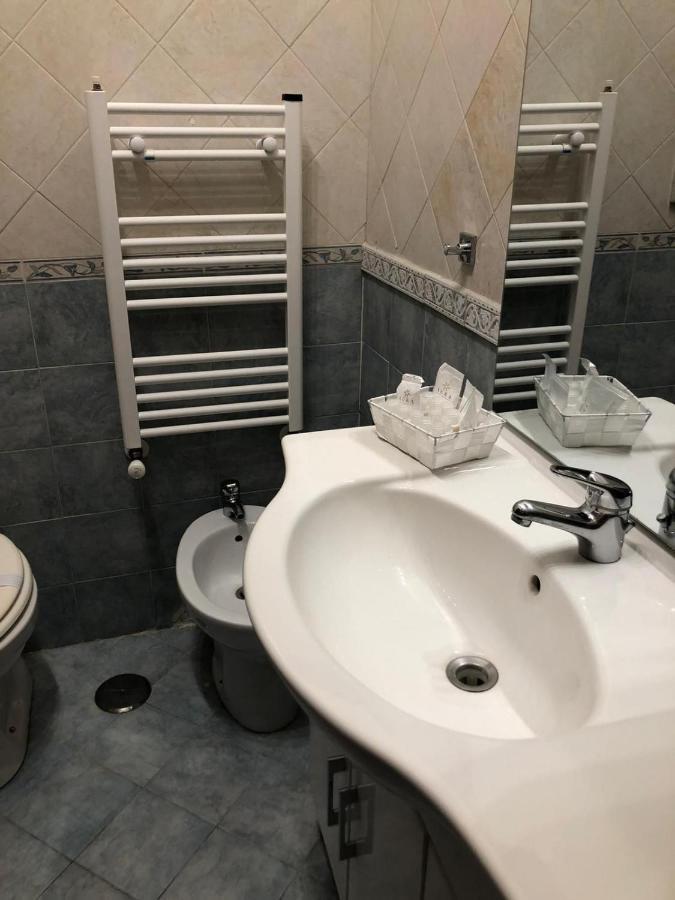 Keira House Napoli Hotel Luaran gambar